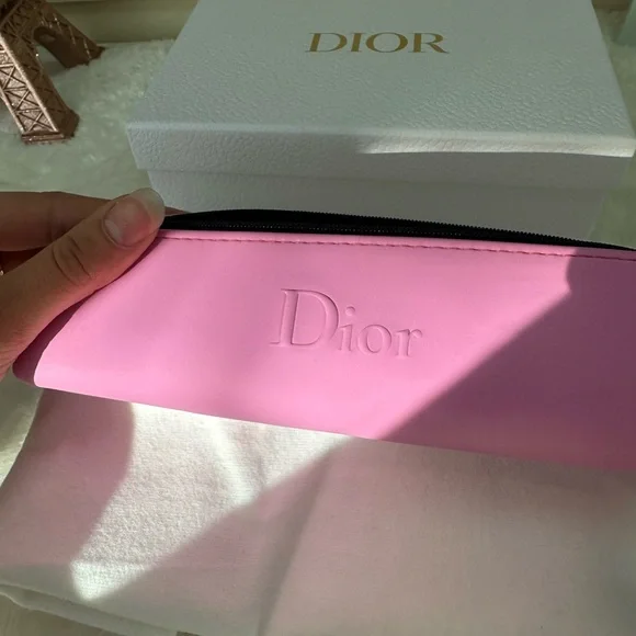 Dior cosmetic pencil pouch - Picture 7 of 9